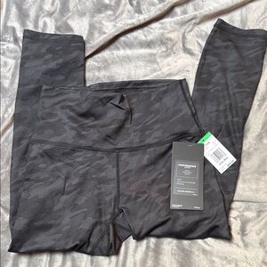 TYR Black Camouflage Leggings